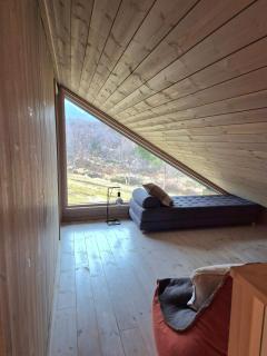 Cozy Family Cabin In Uniquely Situated Hiking Area - 2