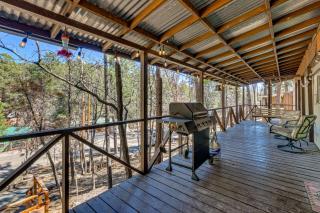 Near Grindstone Lake & Family Fun! Cozy Cabin - 9