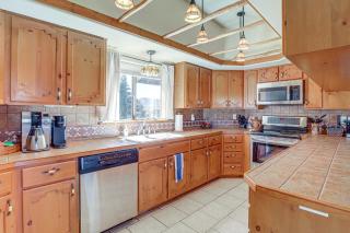 Golfer's Haven! Mtn-View Dewey Gem w/ Pool Access - 1