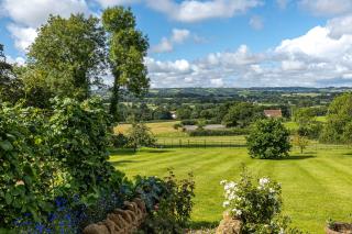 Wooden Cabbage Barn - 0