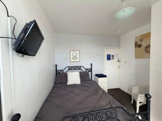 Melrose Hotel - 2