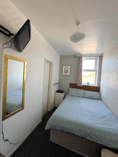 Melrose Hotel - 4