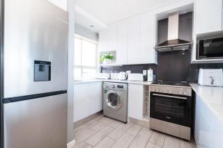 Seaspray B304-Beachfront with Table Mountain Views - 1