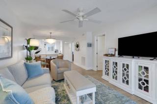 Castle Beach 402 - 3