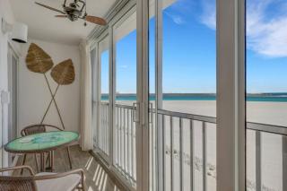Castle Beach 402 - 8
