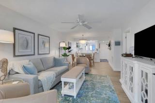 Castle Beach 402 - 4