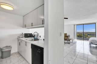King Studio in Miami Gardens wSoaking Tub - 905 - 4