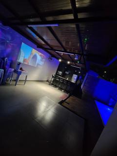 House with heated pool and air-conditioned bedroom - 1