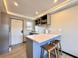 Salt & Swell on Da Gama Road - 5