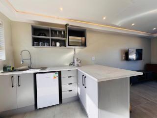 Salt & Swell on Da Gama Road - 6