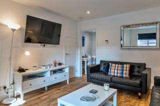 Finest Retreats - Salt & Stone - 1