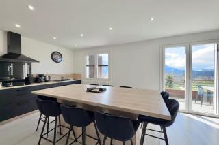 Comfortable Chalet - View of Lake Aiguebelette - 5