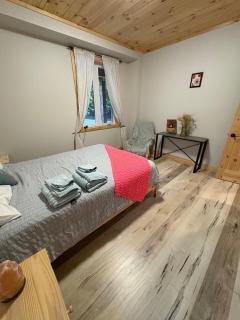 Pampered Bear's Den - 1