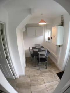 5 bedrooms 6 beds parking Wi-Fi 3 bathrooms - 8