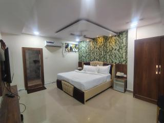 HoTEL MOKSHA GRAND - 3