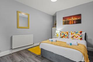 Trendy 6BR-Sleeps 10-Contractor Friendly-Parking - 9