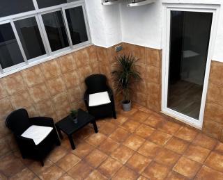 Apartamento céntrico con patio privado y terraza ideal para grupos - 1