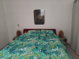 Charmant appartement en bas de villa - 0