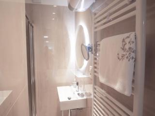 Pinia City Centre Modern Studio with Shared Bathroom - 6
