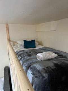 Tudors eSuites - Budget Friendly Apartments - #88H - 6