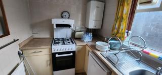 3 Bedroom Bungalow with Garden, Parking, WIFI, NETFLIX - 1