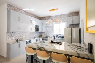 Beachside Luxury 2BR with Private Pool and Terrace - 9