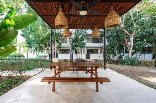 Spacious 3BR w Private Balcony Resort Amenities - 2