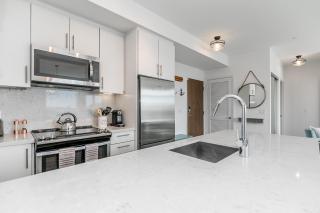 Lake Simcoe Stays - Friday Harbour's Official Rental Program - Magnolia Suite - 9