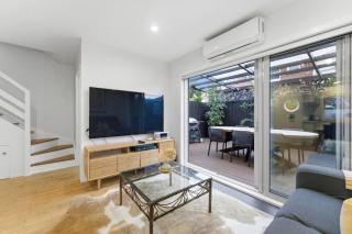 Coastal Calm in Browns Bay - BBQ - balcony and study - 5