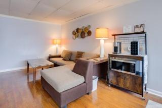 Cozy Vegas Casita w Pool and Hot Tub Access - 8