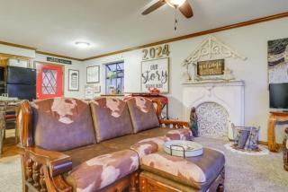 Family Farmhouse with Game Room and Fire Pit - 5