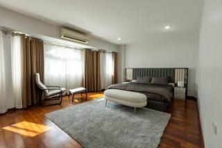 Huge townhome in Bangkok CBD I 4BR 6Bath - 0