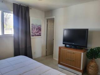 Mesa 4BR Home with Private Pool Great WiFi and Easy Access to Tempe and Downtown Mesa - 1
