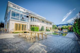 Bayside Queens 6BR Gated Home with Private Heated Pool Game Room and Water Views - 9