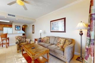 Lakefront condo near Disney with lake and city view, pool, hot tub, AC & WiFi - 6