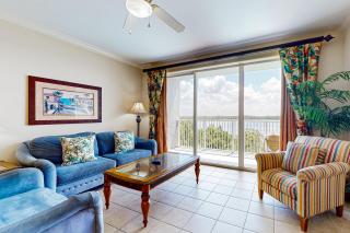 Lakefront condo with beautiful views, wifi, central AC, shared pool, & hot tub - 3