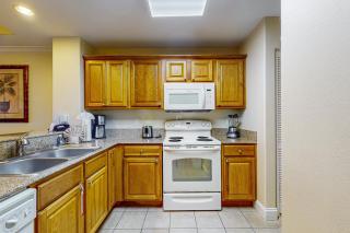 Ideal lakefront escape with lake view, AC, WiFi, pool & hot tub near attractions - 3