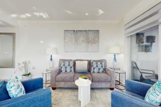 Luxury waterfront condo with panoramic views, wifi & close to downtown Disney - 7