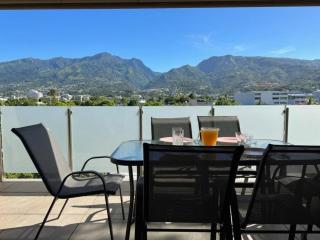 Modern 2BR Apt 10 min walk to Moorea Ferry - 1