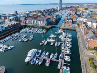 The Crows Nest - 1 Bed Apartment - Swansea Marina - 5