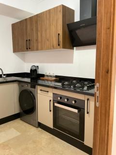 Luxury 3BR Apartment - 5 Pools - City Center - Family & Groups Friendly - 7