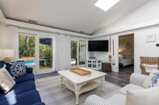 10 Lawton Road - 9