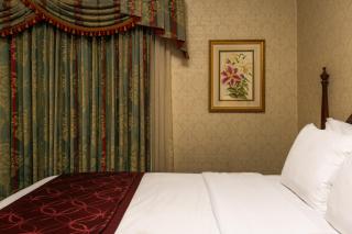 Carlyle Hotel - 1