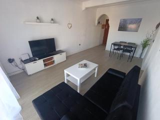 Sevilla Gateway a 10 min Sevilla y cerca aeropuerto, 3 habitaciones, 2 camas en cada habitación y sofá cama - 6