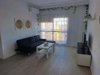 Sevilla Gateway a 10 min Sevilla y cerca aeropuerto, 3 habitaciones, 2 camas en cada habitación y sofá cama - 9