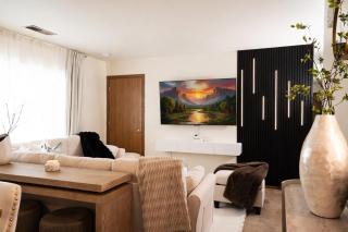 Workspace • Coffee Bar • Modern 4BR • Sleeps 10 - 7