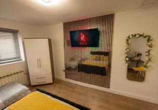Elegant City Studio- Leicester City Centre Apartment - 7