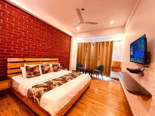 Rock Pine View Cottage & Cafe, Mussoorie - blissful view from rooms - 7