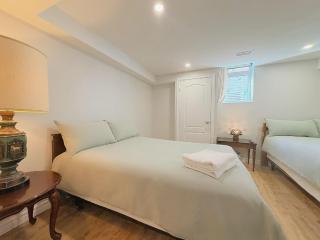 Cozy Rooms in Bright Walkout Suite - Newly Renovated in 2026 - 1