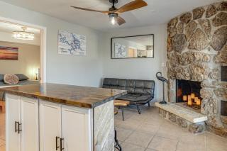 Cozy Lake Ozark Villa w/ Main Channel Views! - 3